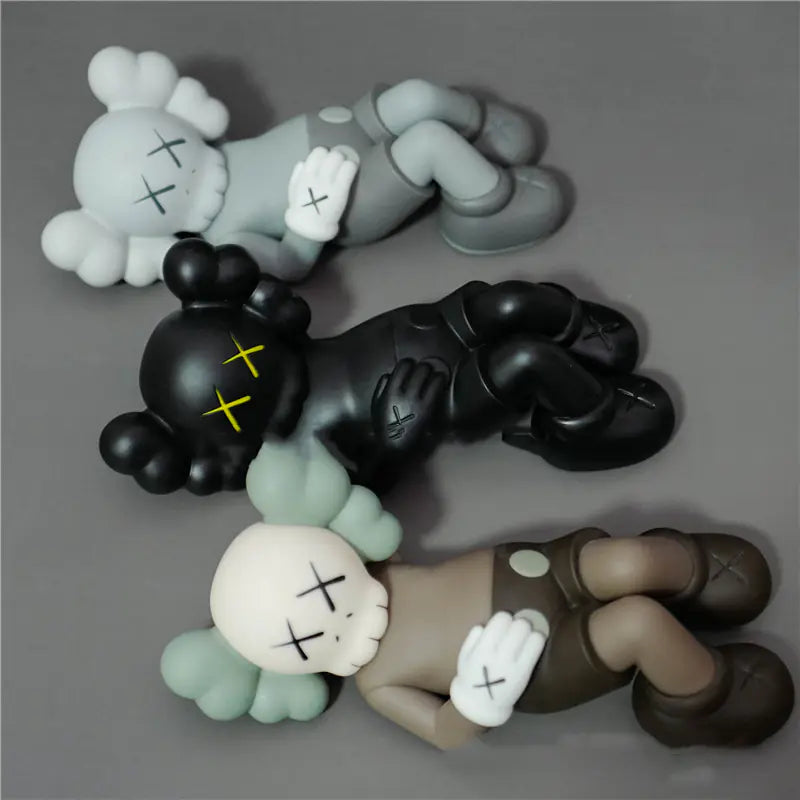 Kaws Fujisan Lying Pose Figure  coleccionable Toy